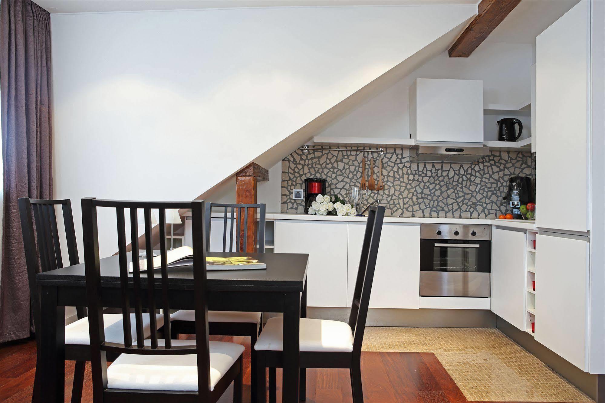 The Queen Luxury Apartments - Villa Giada Luxembourg Exterior photo